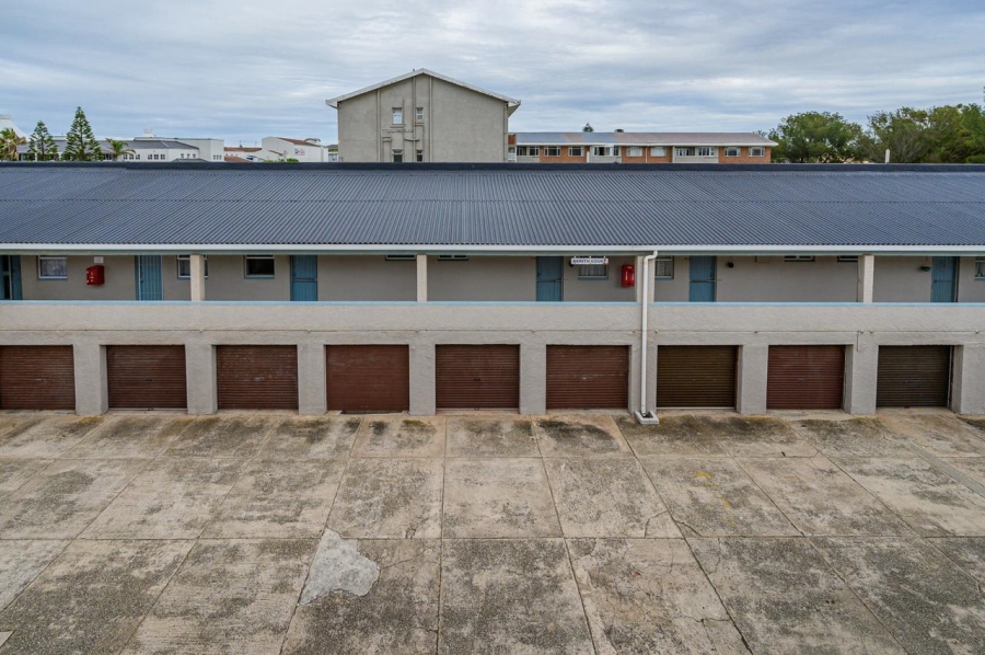 1 Bedroom Property for Sale in Summerstrand Eastern Cape